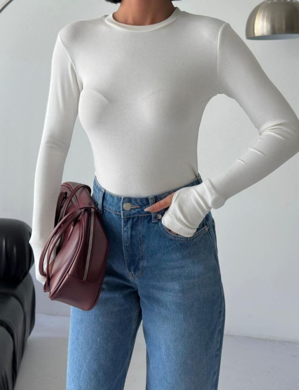 Beyaz Parmak Geçmeli Body